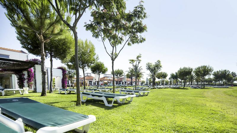 ROBINSON Club Quinta de Ria_ Gartenanlage.jpg